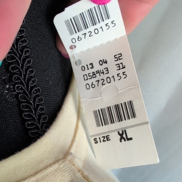 Talbots Vintage Yellow Shortโ Sleeve Tee Relaxed Fit Crew Neck. XL - Picture 4 of 6